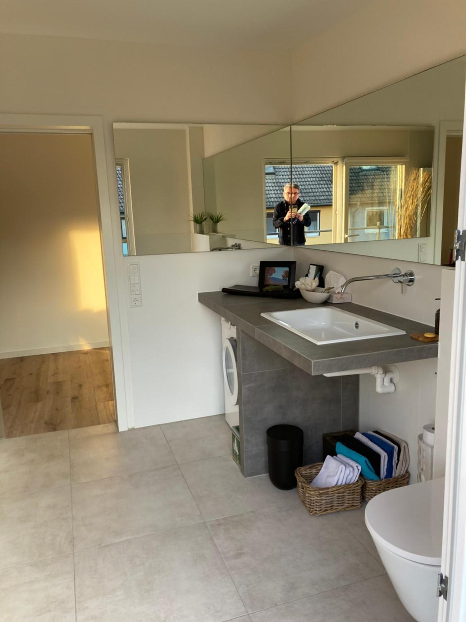 Neues Penthouse-Loft Mit Konuskarte Fuer Gratis Oepnv Apartment Ehrenkirchen Luaran gambar