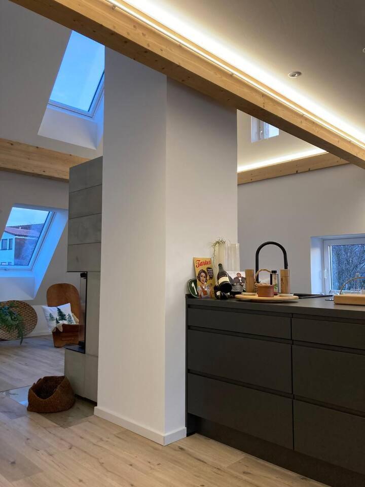 Neues Penthouse-Loft Mit Konuskarte Fuer Gratis Oepnv Apartment Ehrenkirchen Luaran gambar