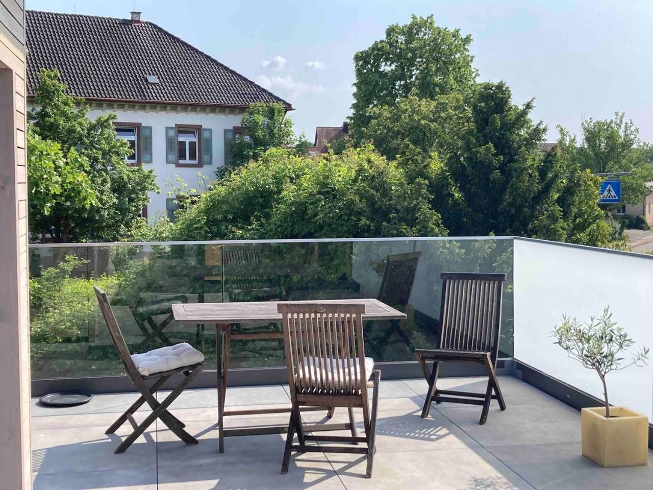 Neues Penthouse-Loft Mit Konuskarte Fuer Gratis Oepnv Apartment Ehrenkirchen Luaran gambar