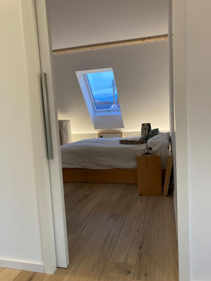 Neues Penthouse-Loft Mit Konuskarte Fuer Gratis Oepnv Apartment Ehrenkirchen Luaran gambar