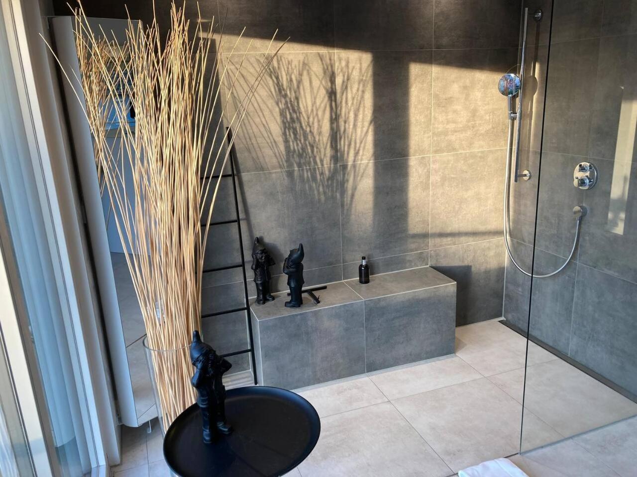 Neues Penthouse-Loft Mit Konuskarte Fuer Gratis Oepnv Apartment Ehrenkirchen Luaran gambar