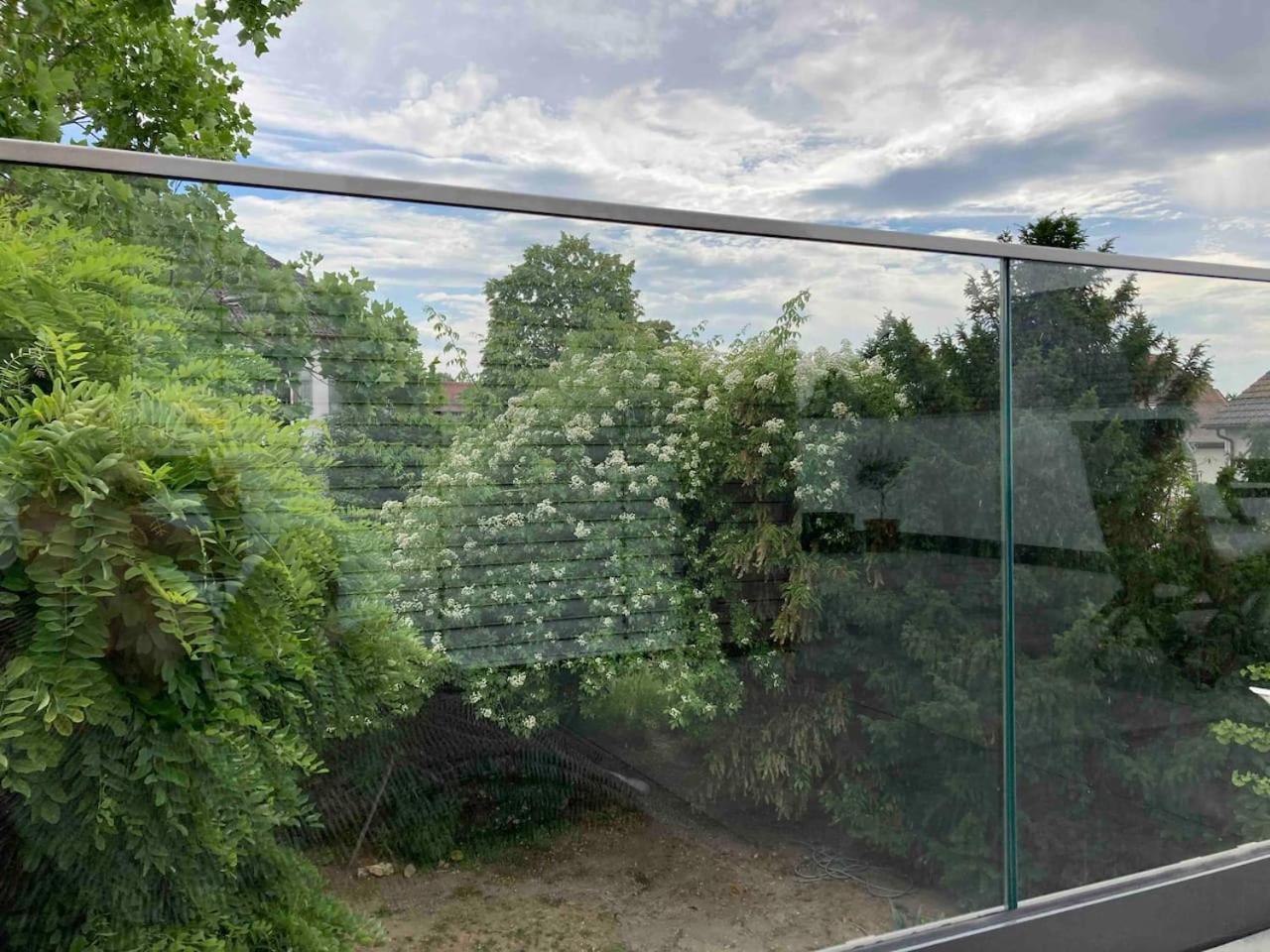 Neues Penthouse-Loft Mit Konuskarte Fuer Gratis Oepnv Apartment Ehrenkirchen Luaran gambar